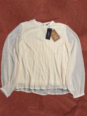 NWT Vero Moda Cream Pleated Long-Sleeve Sheer Blouse sz M